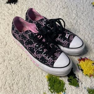 Platform Black & Pink Hello Kitty Converse